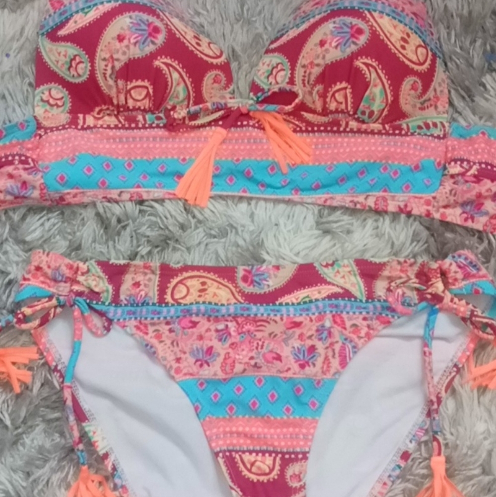 Super cute dainty 👙